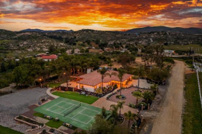 Breathtaking Meadows by AvantStay Temecula Group Retreat Pool Pickleball Firepit Hot Tub